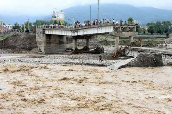 سیلاب ۵۵۰۰ واحد مسکونی رامسر را تخریب کرد