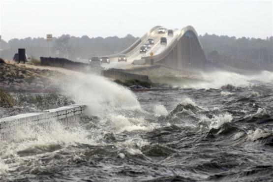 توفان ایرما به فلوریدا رسید/ سیل و ویرانی بیشتر در راه است