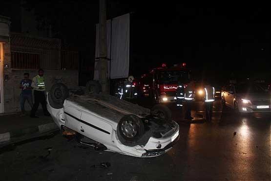 پژو 206 واژگون شد، راننده به بیمارستان رفت +عکس