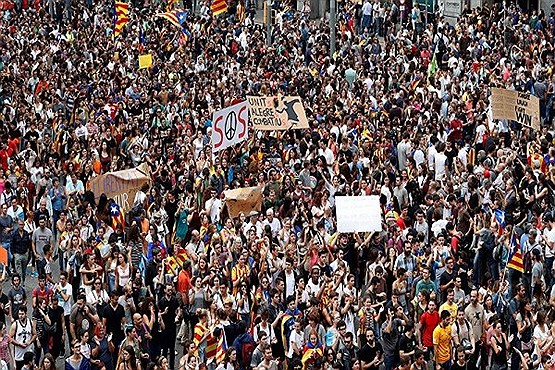 اعتصاب همگانی مردم بارسلونا در ایالت کاتالونیا