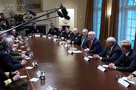 نشست مشترک رئیس جمهور آمریکا با فرماندهان ارشد نظامی