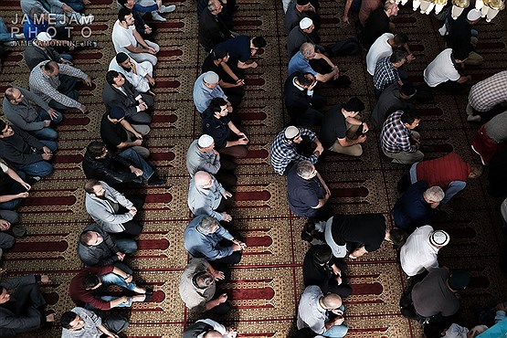 اقامه نماز در مسجد نیویورک