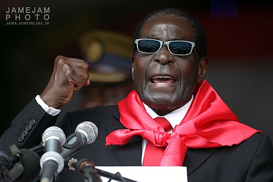 موگابه زیمبابوه را ترک کرد