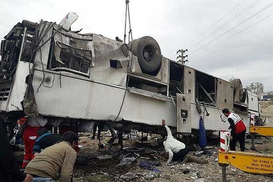 ۶ مصدوم بر اثر واژگونی اتوبوس در اتوبان شهید رجایی تهران