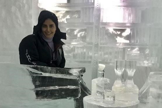 خانم بازیگر در اتاق یخی با دمای منفی ٢٨ درجه + تصاویر
