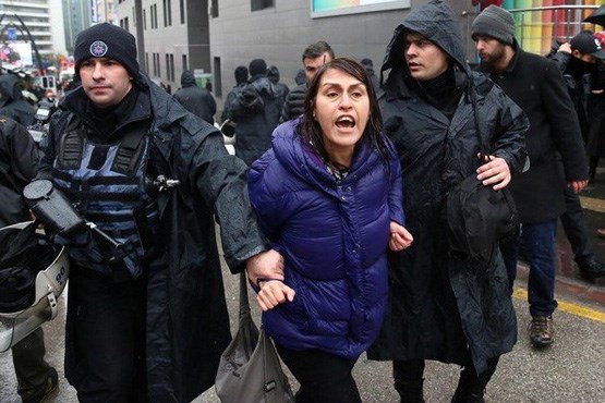 تظاهرات خشونت‌آمیز زنان در ترکیه
