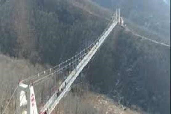 افتتاح طولانی ترین پل شیشه ای جهان در چین +فیلم
