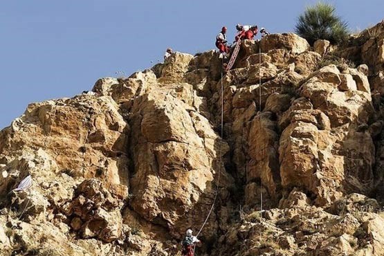 نجات هفت زن از ارتفاعات زرقان