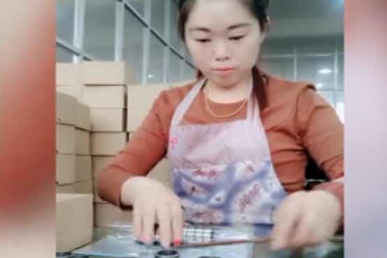 مهارت حیرت انگیز دختر چینی در بسته بندی