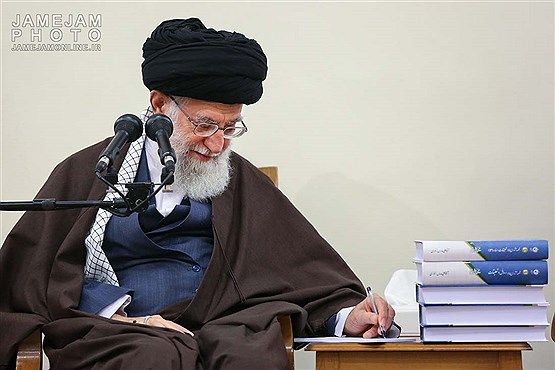 دیدار دست‌اندرکاران همایش حکیم تهران با رهبر انقلاب اسلامی