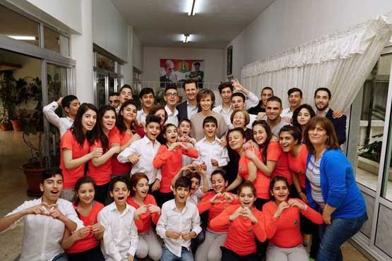 بشار اسد و همسرش در یک مدرسه +عکس