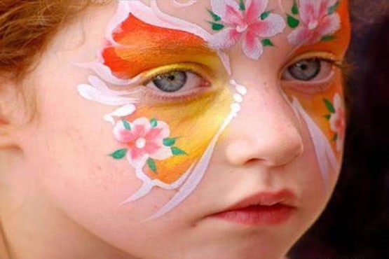 هشدار به والدین؛ روی صورت کودکان نقاشی نکشید!