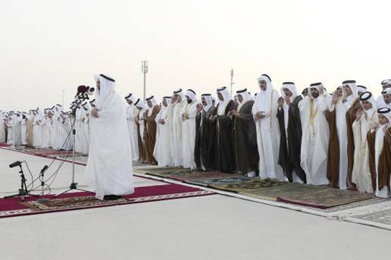 امیر قطر در نماز عید فطر +عکس