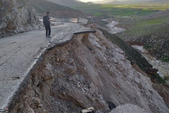 راه ارتباطی ۱۴ روستای کوهدشت مسدود است