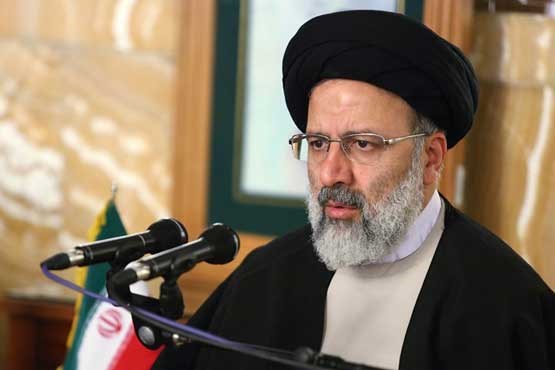 راه پیروزی ملت ایران در برابر زیاده خواهی‌های دشمن، ایستادگی است