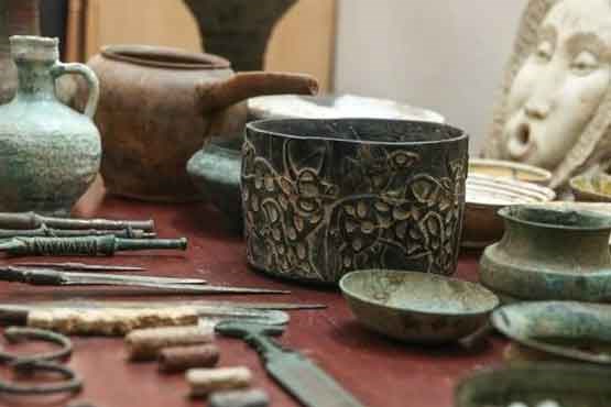 کشف اشیای تاریخی هزاره اول قبل از میلاد در شازند +عکس