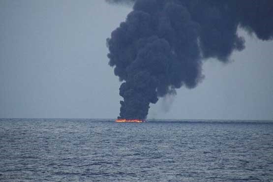 انفجار ۲ نفتکش در دریای عمان