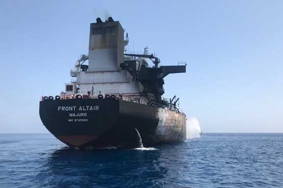 خروج نفتکش های حادثه دیده از آب های ایران
