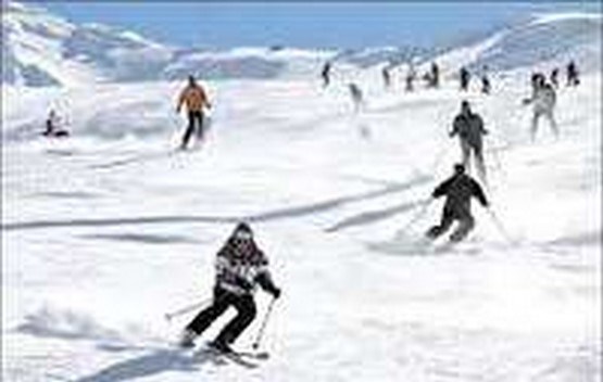 بازدید 5 هزار گردشگر از پیست اسکی کوهرنگ