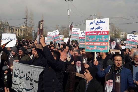 خروش نمازگزاران تهرانی در محکومیت ترور سردار سلیمانی
