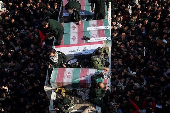 تدفین دو نفر از همرزمان شهید سردار سلیمانی در بهشت‌زهرا