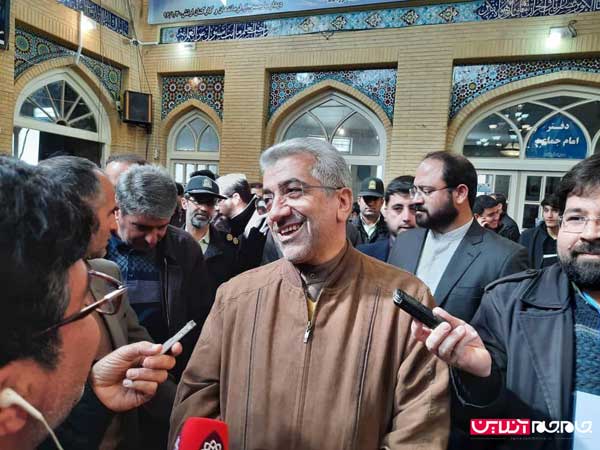 تصاویر جام جم آنلاین از حضور پرشور مردم در مسجد لرزاده (+تصاویر)