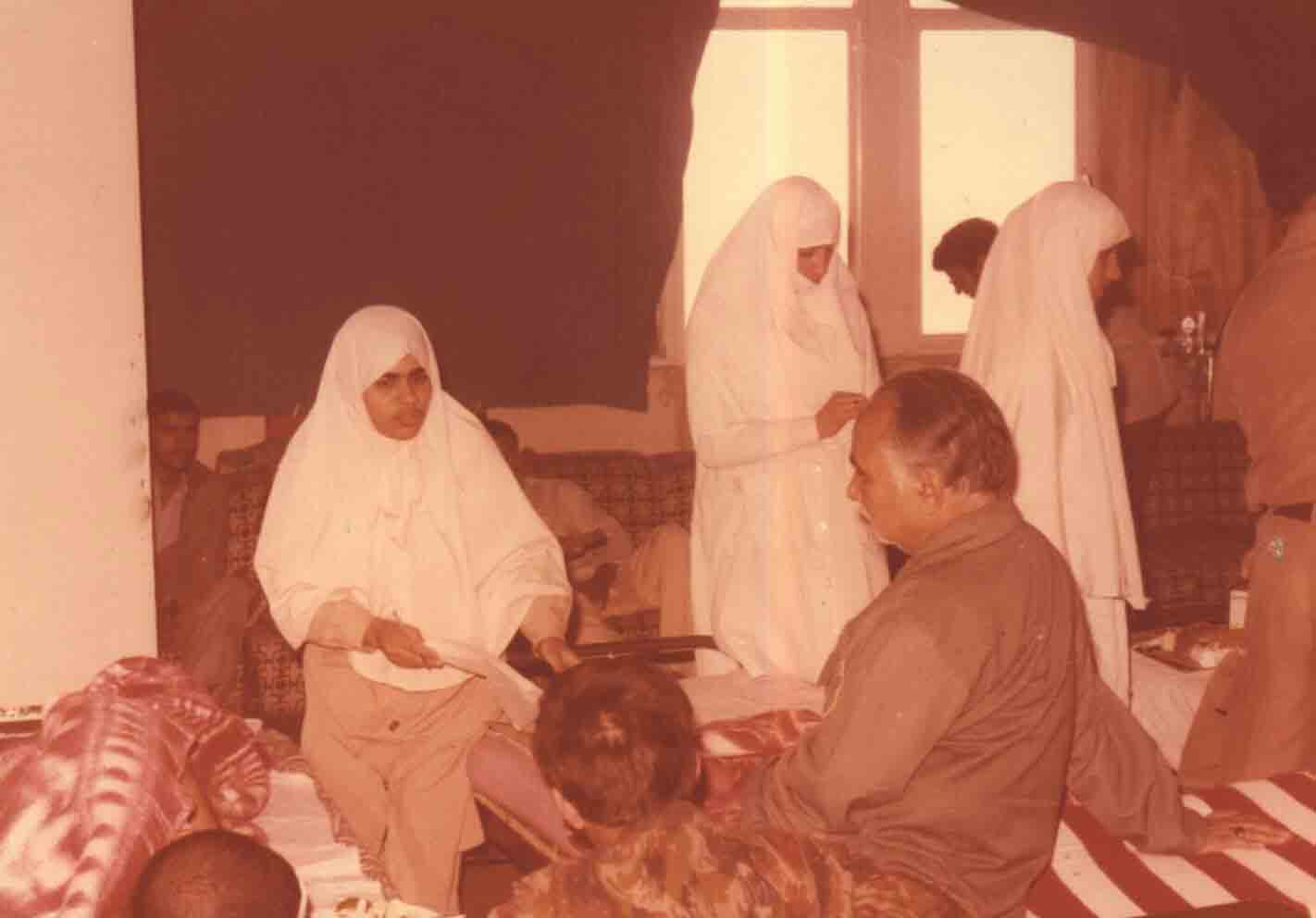 پرستارانی که گاهی تا یک هفته هم استراحت نمیکردند پرستارانی که گاهی تا یک هفته هم استراحت نمیکردند