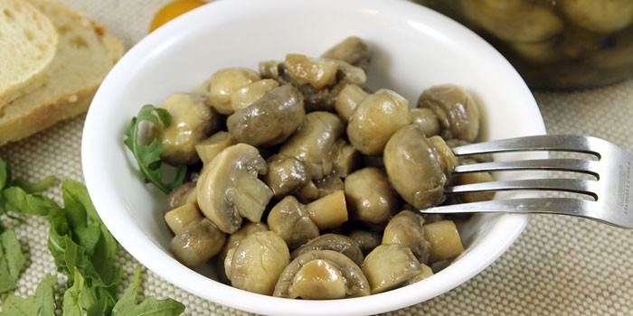 طرز تهیه ترشی قارچ طرز تهیه ترشی قارچ