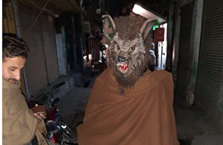 مرد گرگ نما دستگیر شد مرد گرگ نما دستگیر شد