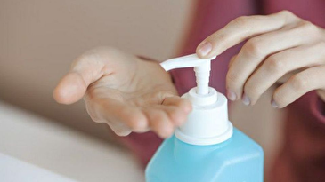 ترکیبات ضدعفونی‌کننده دست را جایگزین شستشو با آب و صابون نکنید