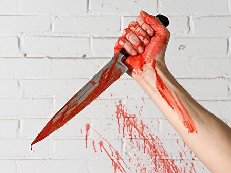 حمله با شمشیر به دختری ۱۷ ساله حمله با شمشیر به دختری ۱۷ ساله