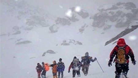5 کوهنورد مفقودی در ارتفاعات دریاچه تار دماوند پیدا شدند 5 کوهنورد مفقودی در ارتفاعات دریاچه تار دماوند پیدا شدند