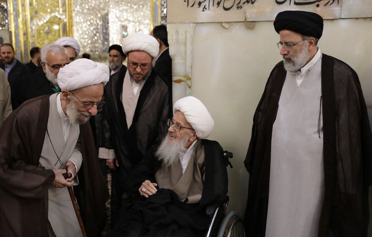 پاسداری از نعمت ولایت آخرین توصیه آیتالله مصباح بود/ علامه فرمودند «فحشدرمانی» میکنم! پاسداری از نعمت ولایت آخرین توصیه آیتالله مصباح بود/ علامه فرمودند «فحشدرمانی» میکنم!