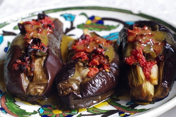 طرز تهیه ترشی بادمجان شکم پر