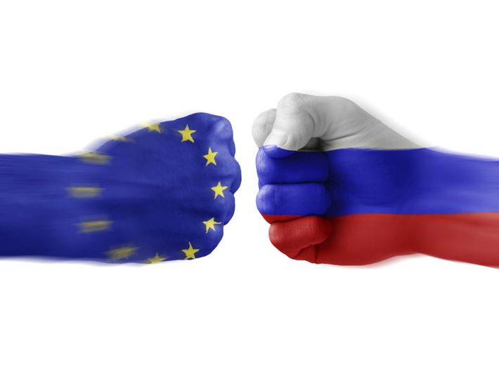 روسیه اعلام کرد در اقدامی متقابل، تحریم‌هایی را علیه برخی مقامات اتحادیه اروپا وضع خواهد کرد.