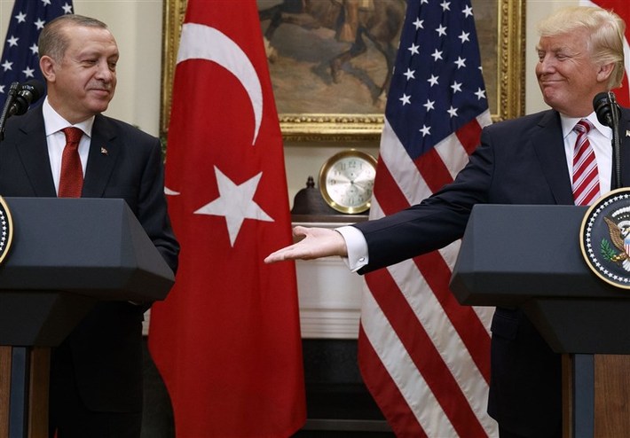 مقام ترک: ترکیه انتظار دارد آمریکا فوری از تصمیم اشتباه خود برگردد
