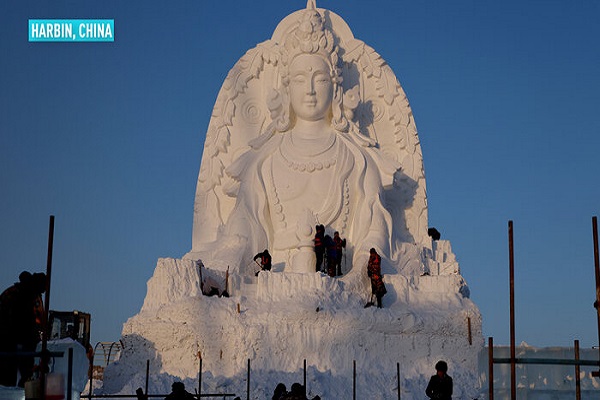 جذب گردشگر در جشنواره زیبای سازه های یخی چین (+عکس)