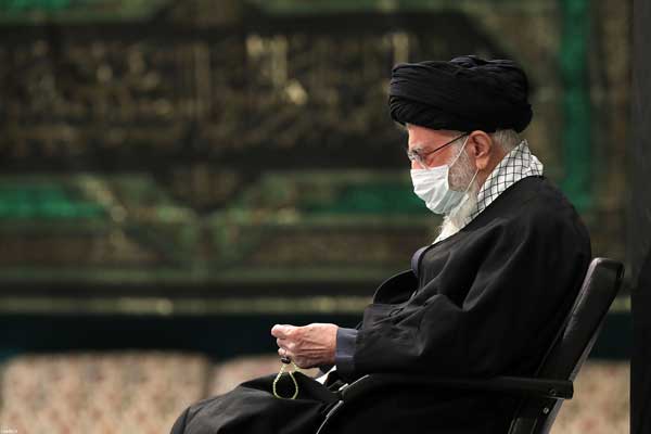 مراسم عزاداری شام شهادت حضرت زهرا (س) با حضور رهبر معظم انقلاب (+تصاویر)