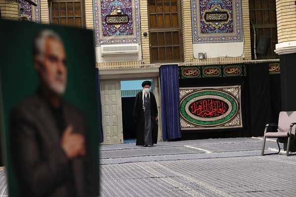 مراسم عزاداری شام شهادت حضرت زهرا (س) با حضور رهبر معظم انقلاب (+تصاویر)