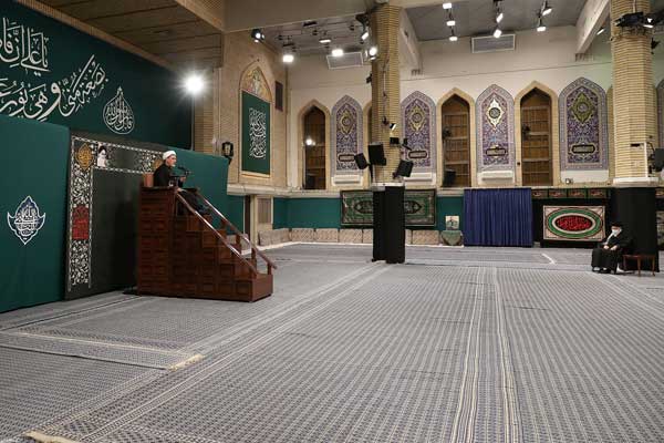 مراسم عزاداری شام شهادت حضرت زهرا (س) با حضور رهبر معظم انقلاب (+تصاویر)