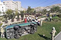 واژگونی خودروی کارمندان سفارت پاکستان در محور بم - ریگان