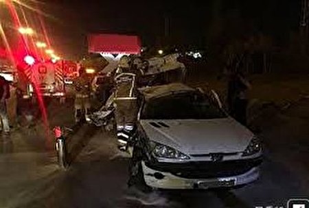 تصادف زنجیرهای در آبادان ۱۰ مصدوم بر جا گذاشت تصادف زنجیرهای در آبادان ۱۰ مصدوم بر جا گذاشت