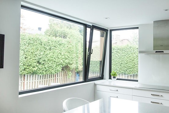 کدام سبک پنجره برای ساختمان شما مناسب تر است؟