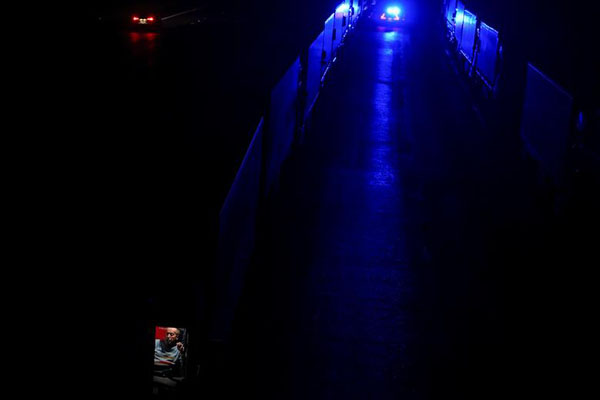 ترخیص زنی که بیماری کرونایش 8 ماه طول کشید! (تصاویر)