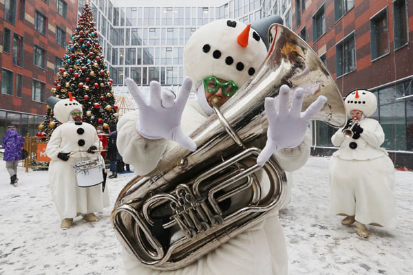 مونولیت با ظاهر جدید در کالیفرنیا / بقایای انسانی در انفجار نشویل (تصاویر) مونولیت با ظاهر جدید در کالیفرنیا / بقایای انسانی در انفجار نشویل (تصاویر)