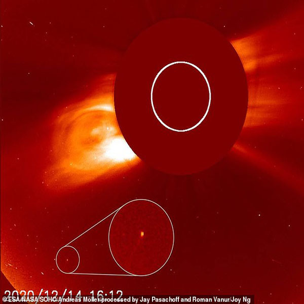 تمساح ترسناکی ملقب به پادشاه باتلاق /نزدیک شدن هولناک کوه یخ به یک جزیره (تصاویر) تمساح ترسناکی ملقب به پادشاه باتلاق /نزدیک شدن هولناک کوه یخ به یک جزیره (تصاویر)