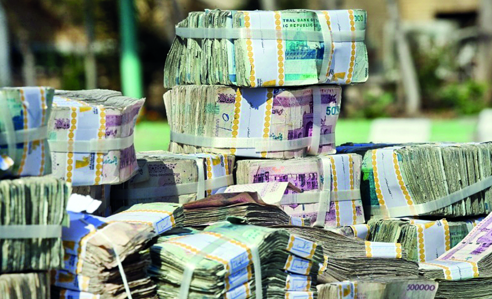 فرش قرمز فقط برای تولید ایرانی فرش قرمز فقط برای تولید ایرانی