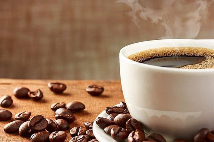 مصرف روزانه قهوه خطر کاهش شنوایی مردان را از بین می‌برد