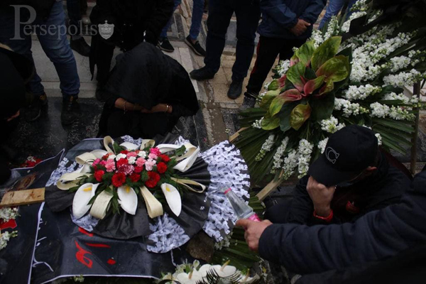 اشک یحیی و پرسپولیسی‌ها بر مزار میناوند و انصاریان (عکس)