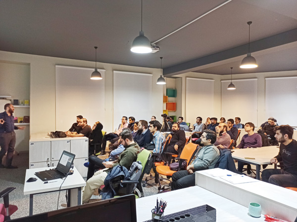 هوش مصنوعی را با فیلاگر تجربه کن هوش مصنوعی را با فیلاگر تجربه کن